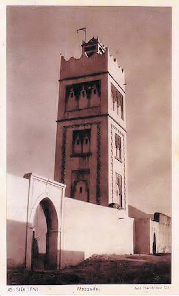 La mezquita Grande de Sidi Ifni a finales de los años 40 (postal de Hernández Gil). 